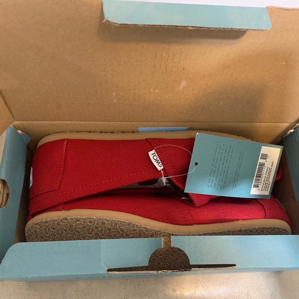 Toms